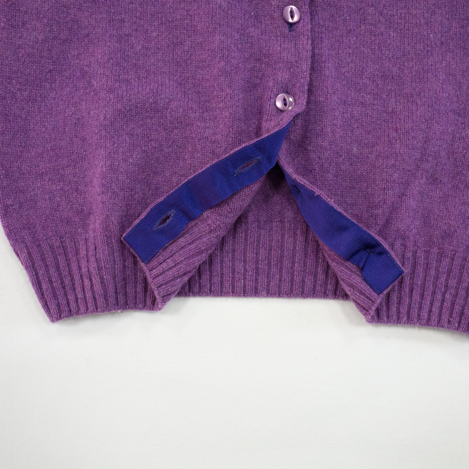 ハーレーオブスコットランドスーパーファインラムズウールクルーネックカーディガンラプチュア