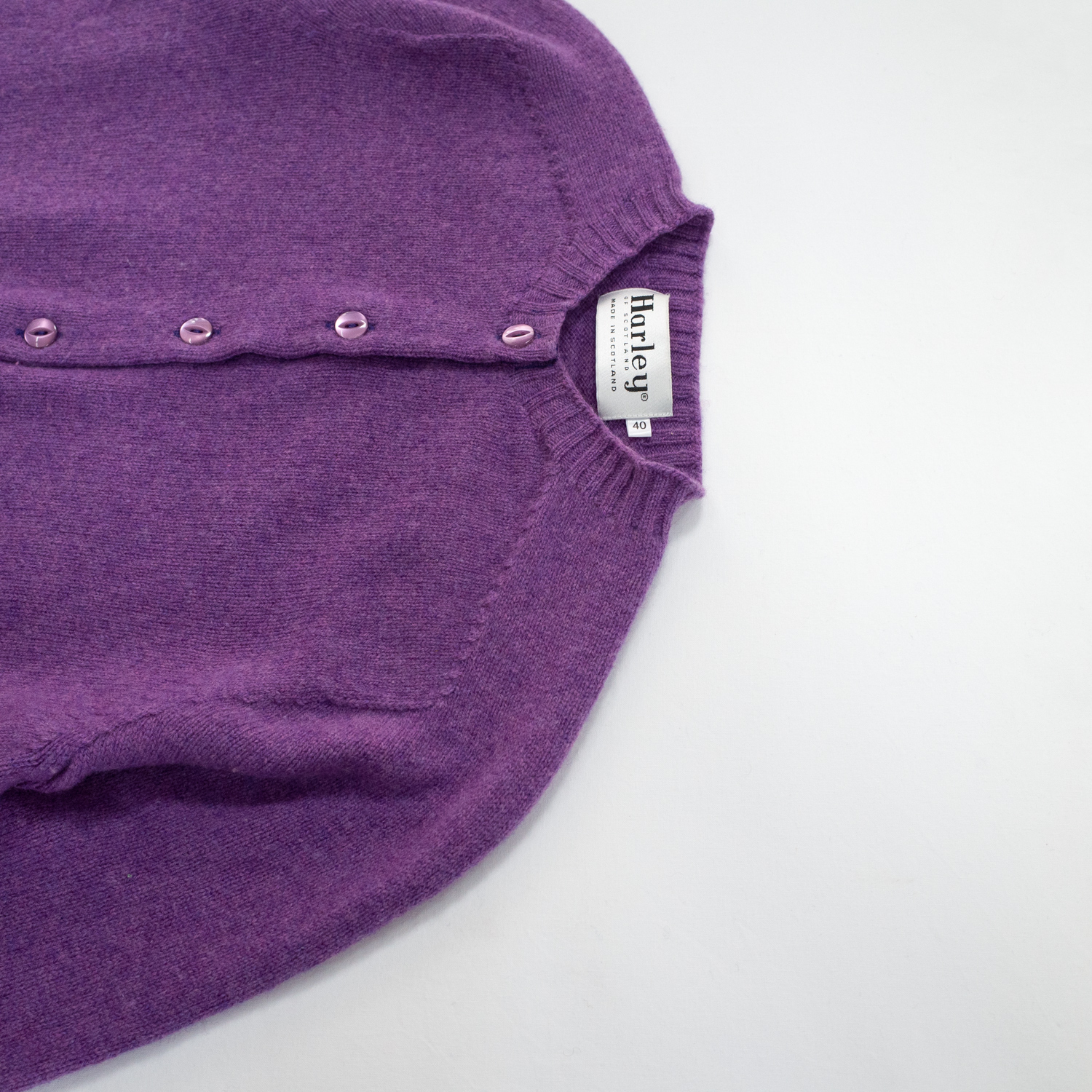 ハーレーオブスコットランドスーパーファインラムズウールクルーネックカーディガンラプチュア