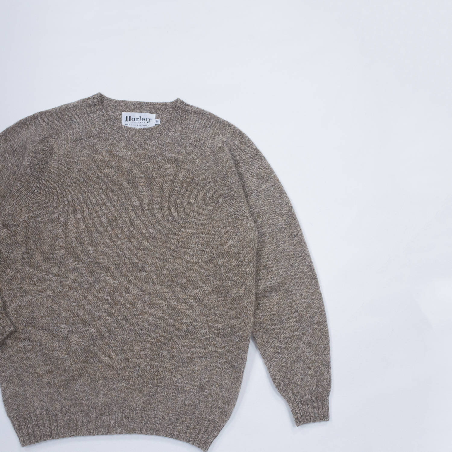 ハーレーオブスコットランド・スーパーソフトクルーネックセーターメランジペベル
