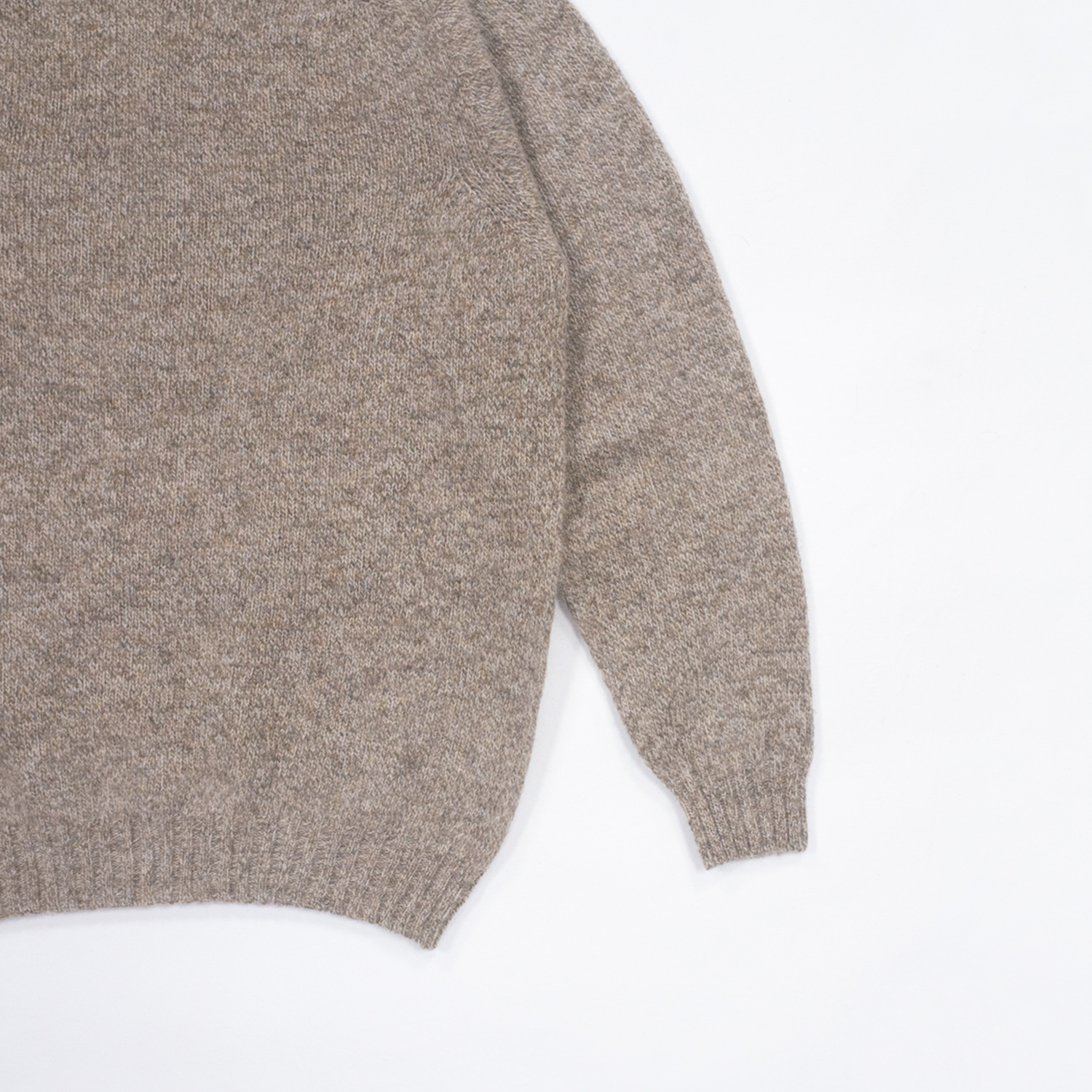 ハーレーオブスコットランド・スーパーソフトクルーネックセーターメランジペベル