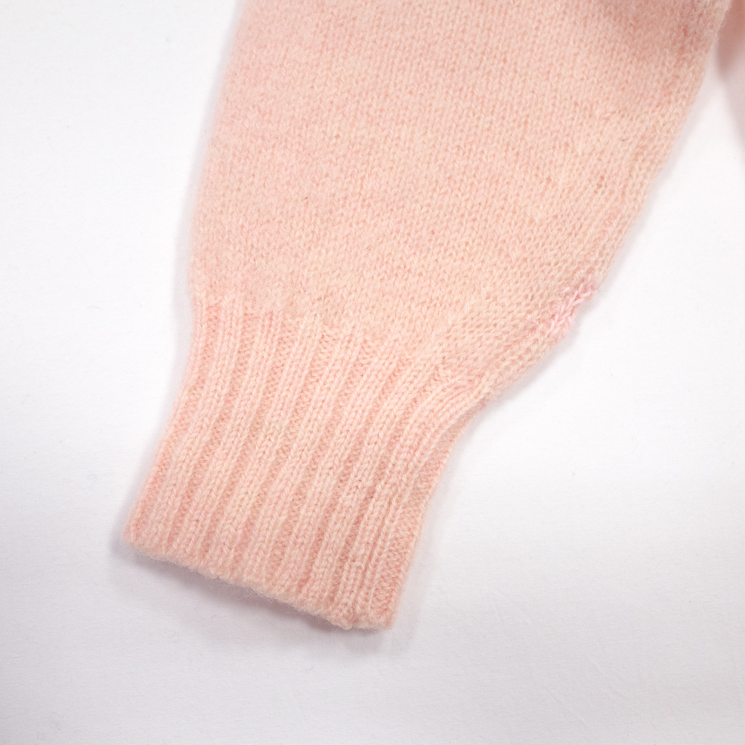 マックジョージ・シェットランドクルーネックセーター・チェリーシャーベット